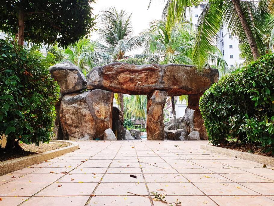 Mahkota Pool View Apartment Near A'Famosa & Jonker Malacca Exterior photo