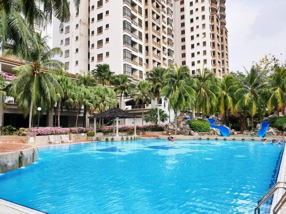 Mahkota Pool View Apartment Near A'Famosa & Jonker Malacca Exterior photo